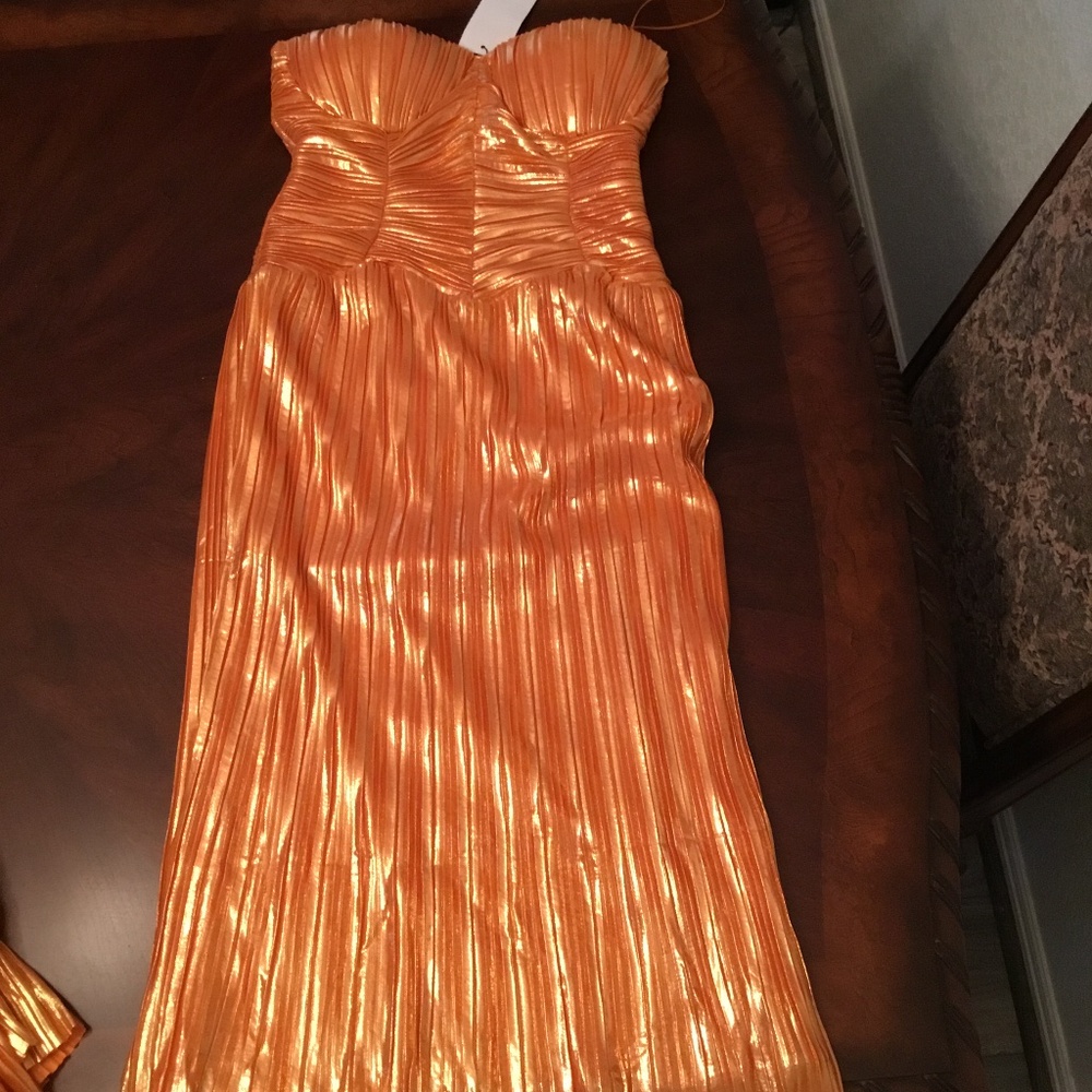 ALL ABOUT ME SATIN BUBBLE MIDI DRESS IN ORANGE - M